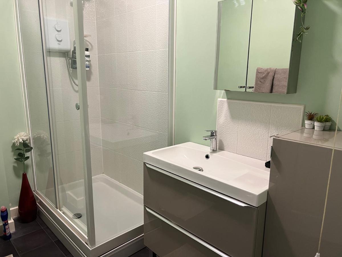 Sheffield City Centre , Free Wifi & Parking - Private Room - Shared House מראה חיצוני תמונה