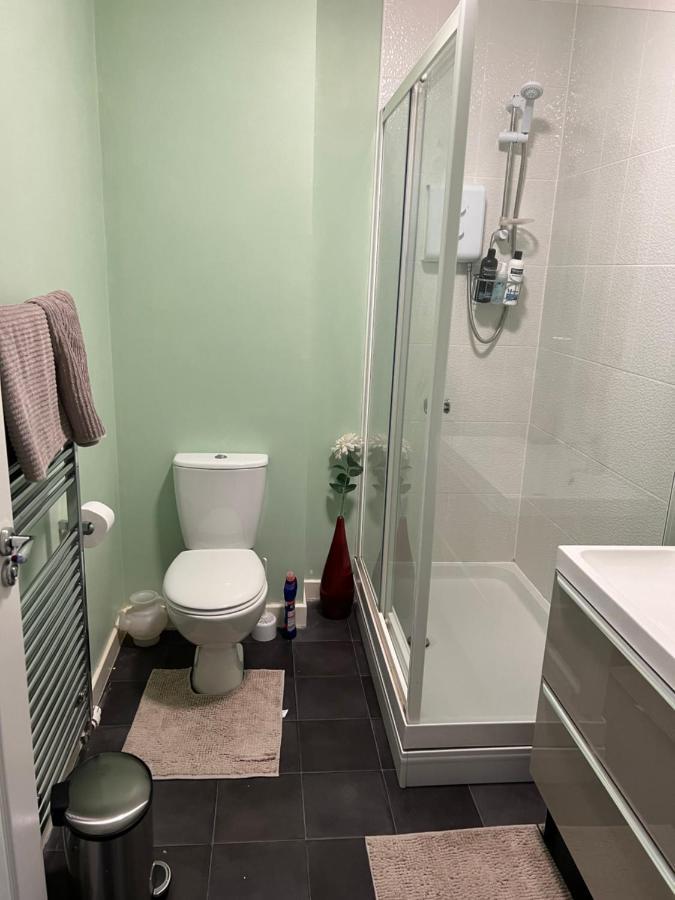 Sheffield City Centre , Free Wifi & Parking - Private Room - Shared House מראה חיצוני תמונה